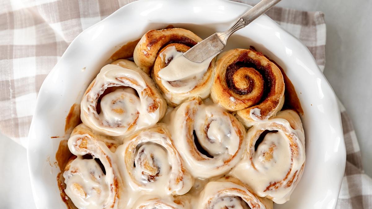 apple-butter-recipes-frosted-cinnamon-rolls.jpg