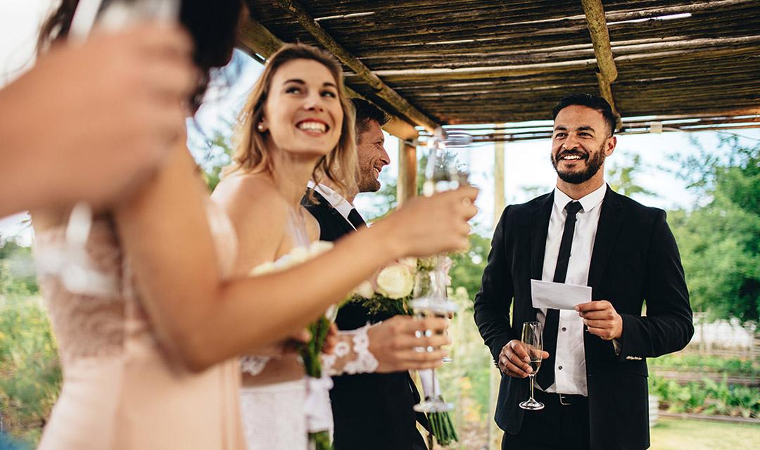 Article Cards Featured Image Best man giving wedding toast