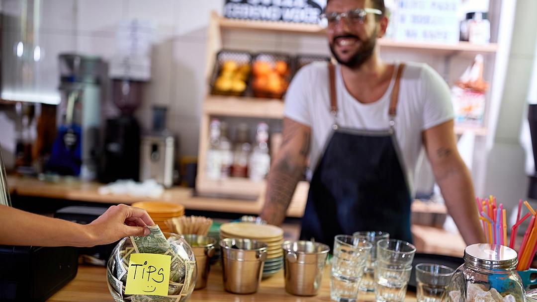 How to say thank you with money left for a employee in coffee shop